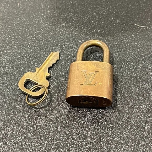 Louis Vuitton Lock & Key Set #321 (54462) - Picture 1 of 3